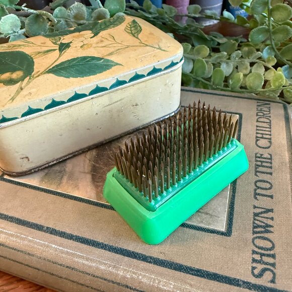 Vintage Other - Vintage Green Flower Pin/Frog/ Kenzan for Ikebana